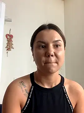 Snapshot of MiraMiss chatting on November 2025 08:47:01 AM MiraMiss online show from November 2025 08:47:01 AM