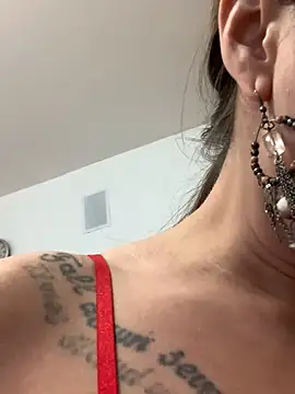 MiraMiss online show from November 2025 08:31:01 AM