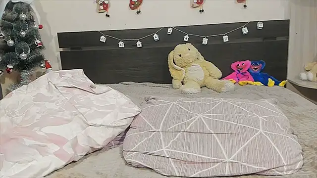 Snapshot of lola__banny chatting on December 2024 03:00:02 PM lola banny online show from December 2024 03:00:02 PM