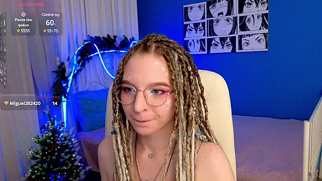 Snapshot of VioletShine chatting on December 2024 04:32:02 PM VioletShine online show from December 2024 04:32:02 PM