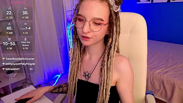 Snapshot of VioletShine chatting on January 2025 04:40:01 PM VioletShine online show from January 2025 04:40:01 PM