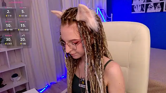 Snapshot of VioletShine chatting on January 2025 01:47:02 PM VioletShine online show from January 2025 01:47:02 PM