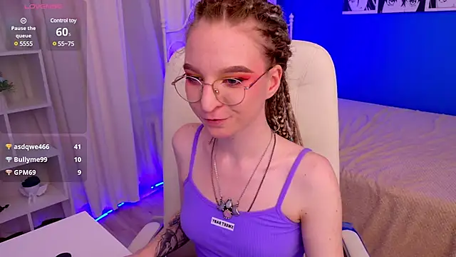 Snapshot of VioletShine chatting on January 2025 05:21:01 PM VioletShine online show from January 2025 05:21:01 PM