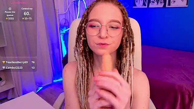 Snapshot of VioletShine chatting on February 2025 02:58:01 PM VioletShine online show from February 2025 02:58:01 PM