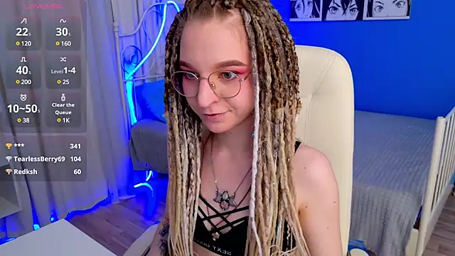 Snapshot of VioletShine chatting on February 2025 05:50:01 PM VioletShine online show from February 2025 05:50:01 PM