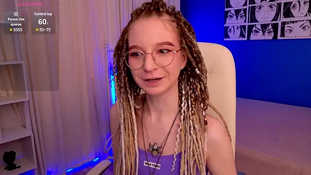 Snapshot of VioletShine chatting on March 2025 09:21:01 AM VioletShine online show from March 2025 09:21:01 AM