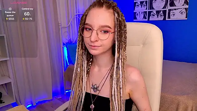 Snapshot of VioletShine chatting on March 2025 02:55:02 PM VioletShine online show from March 2025 02:55:02 PM