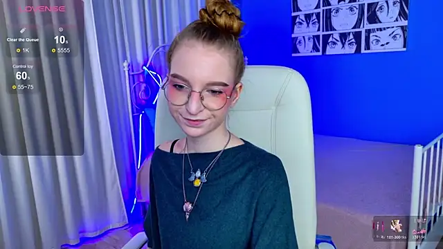 Snapshot of VioletShine chatting on November 2025 08:03:02 AM VioletShine online show from November 2025 08:03:02 AM