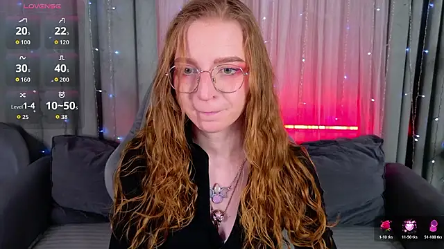 Snapshot of VioletShine chatting on February 2026 01:53:02 PM VioletShine online show from February 2026 01:53:02 PM