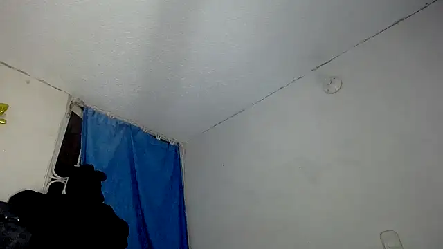 Queenjenn   online show from December 2024 04:20:02 AM