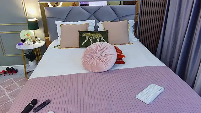 AvaCristal online show from April 2026 07:31:02 PM