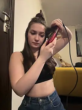 Snapshot of VixenAmour chatting on January 2025 12:38:01 AM VixenAmour online show from January 2025 12:38:01 AM