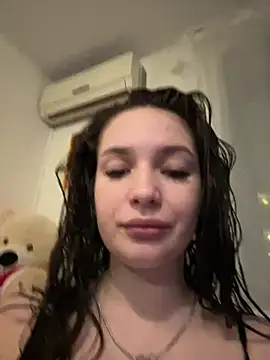 Snapshot of VixenAmour chatting on February 2025 05:46:01 PM VixenAmour online show from February 2025 05:46:01 PM