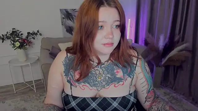 MoonLghte online show from September 2025 07:59:01 PM