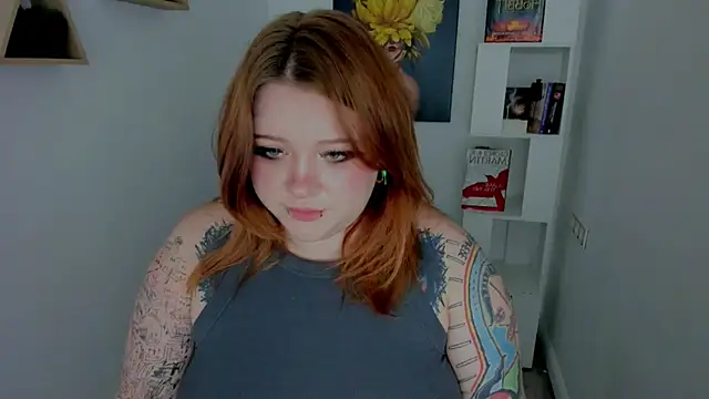 MoonLghte online show from November 2025 08:29:02 PM