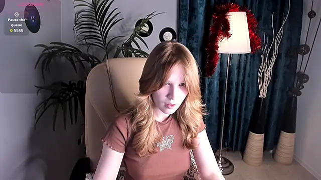 Snapshot of EvaStevs chatting on December 2024 09:45:02 AM EvaStevs online show from December 2024 09:45:02 AM