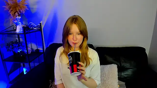 Snapshot of EvaStevs chatting on December 2024 11:20:02 PM EvaStevs online show from December 2024 11:20:02 PM