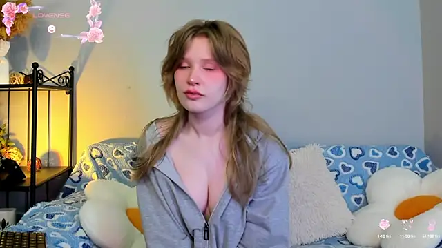 Snapshot of EvaStevs chatting on February 2025 07:03:01 PM EvaStevs online show from February 2025 07:03:01 PM