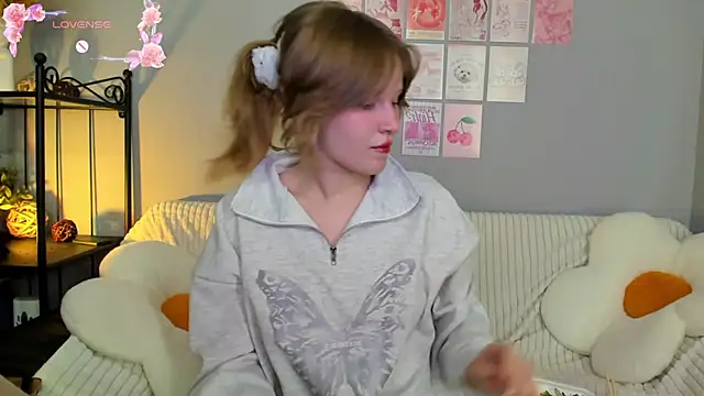 Snapshot of EvaStevs chatting on March 2025 08:00:01 PM EvaStevs online show from March 2025 08:00:01 PM