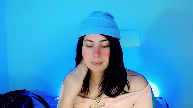 Snapshot of Oxana-Novikov chatting on November 2025 08:46:02 PM Oxana-Novikov online show from November 2025 08:46:02 PM