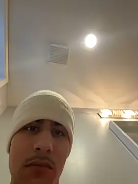 Snapshot of johnycash21 chatting on January 2026 09:05:02 PM johnycash21 online show from January 2026 09:05:02 PM