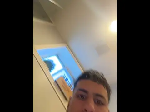 Snapshot of johnycash21 chatting on January 2026 09:35:02 PM johnycash21 online show from January 2026 09:35:02 PM