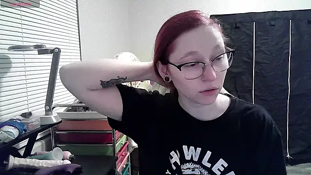 LilyFoxxx online show from January 2025 04:05:01 AM