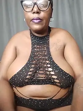 Snapshot of CHERRYYUMMY chatting on June 2026 10:30:02 AM CHERRYYUMMY online show from June 2026 10:30:02 AM