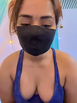 Snapshot of Black_Glow chatting on December 2024 04:06:01 PM Black Glow online show from December 2024 04:06:01 PM