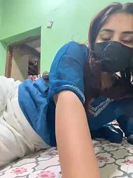 Snapshot of Black_Glow chatting on February 2025 03:14:01 PM Black Glow online show from February 2025 03:14:01 PM