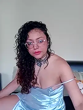 Snapshot of Lunavega1 chatting on February 2026 05:20:01 PM Lunavega1 online show from February 2026 05:20:01 PM