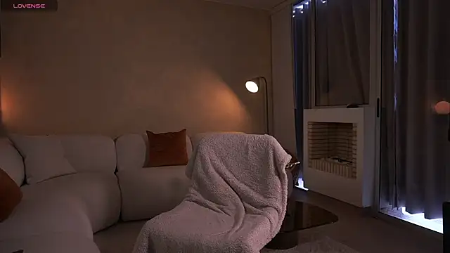 paulacora100 online show from March 2025 03:17:02 PM