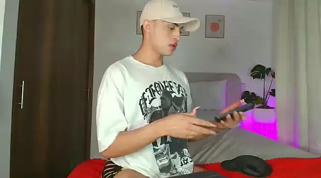 Snapshot of KarolPorttela chatting on December 2024 08:45:01 PM KarolPorttela online show from December 2024 08:45:01 PM