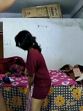 Snapshot of hot_wife_35 chatting on October 2025 02:20:01 AM hot wife 35 online show from October 2025 02:20:01 AM