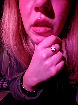 Snapshot of SUSELLAM1 chatting on March 2025 10:31:02 PM SUSELLAM1 online show from March 2025 10:31:02 PM