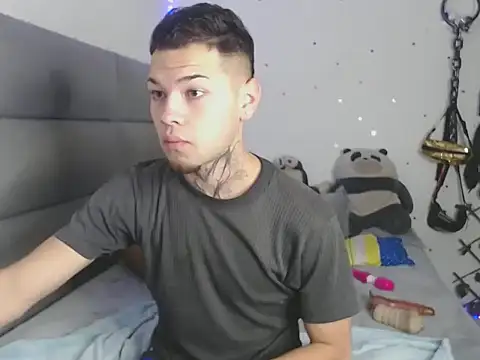 MarceloMilk online show from October 2025 05:30:01 AM