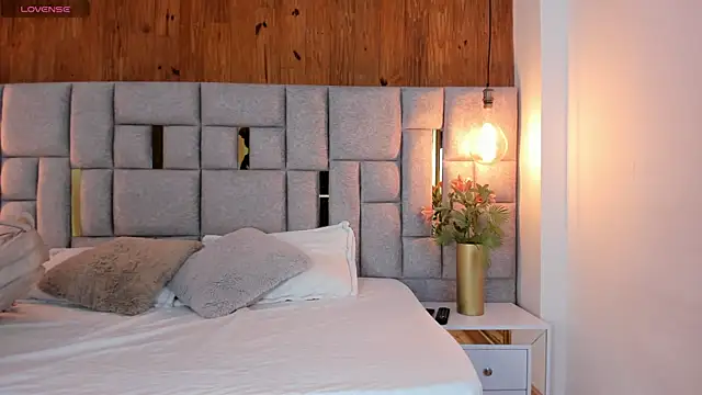 Saori newman online show from February 2025 12:04:02 PM