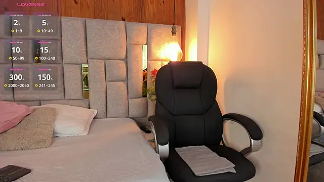 Saori newman online show from October 2025 11:42:02 AM