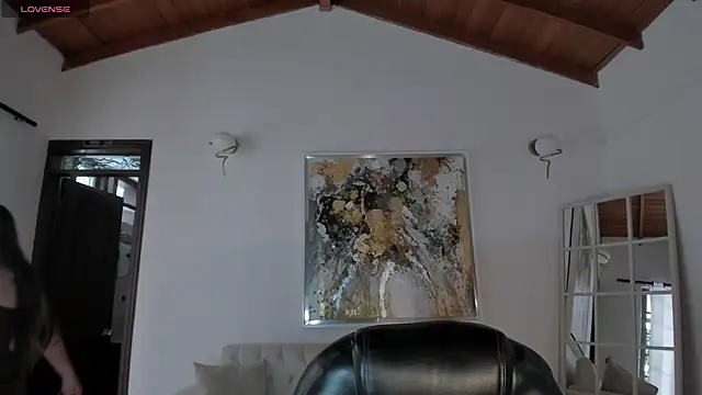 AlinaKravitz online show from April 2026 07:44:02 PM
