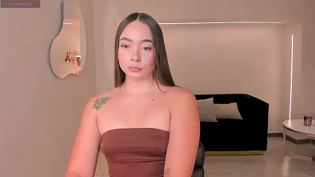 AlinaKravitz online show from May 2026 07:22:01 PM
