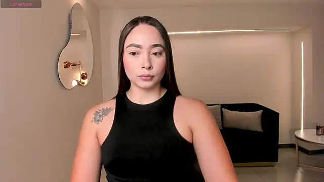 AlinaKravitz online show from May 2026 06:05:01 PM
