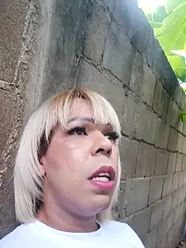 blondebitchlitle online show from December 2025 01:20:02 PM