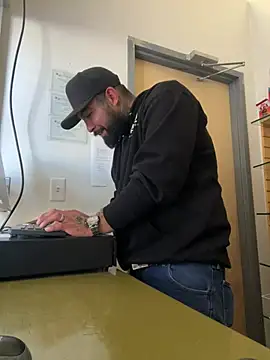 Snapshot of jr91esl chatting on January 2025 08:33:01 PM jr91esl online show from January 2025 08:33:01 PM