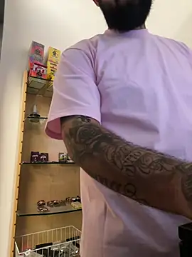 Snapshot of jr91esl chatting on February 2025 01:32:02 AM jr91esl online show from February 2025 01:32:02 AM