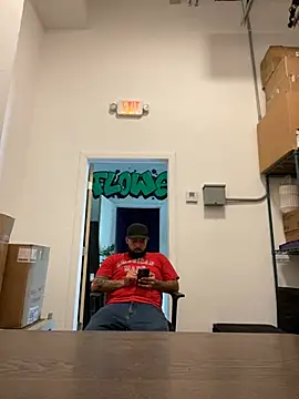 Snapshot of jr91esl chatting on February 2025 02:06:02 AM jr91esl online show from February 2025 02:06:02 AM