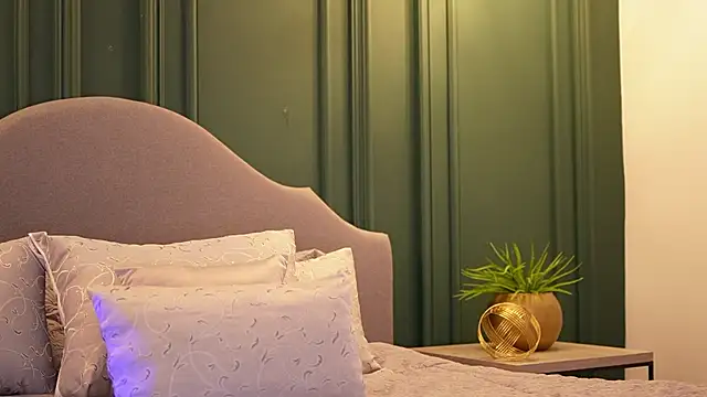 ArwenMuse online show from November 2025 09:47:01 PM