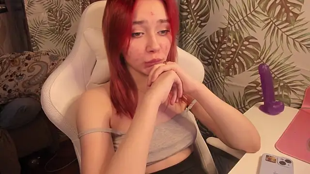 Snapshot of SweetLinaa chatting on January 2025 10:49:02 AM SweetLinaa online show from January 2025 10:49:02 AM