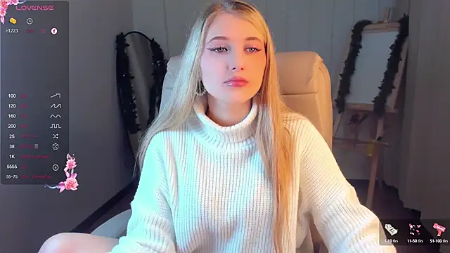 Evacadooo online show from December 2024 02:41:01 AM