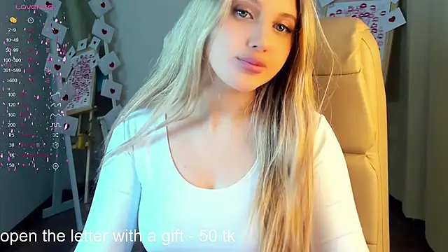 Evacadooo online show from February 2025 02:49:01 AM