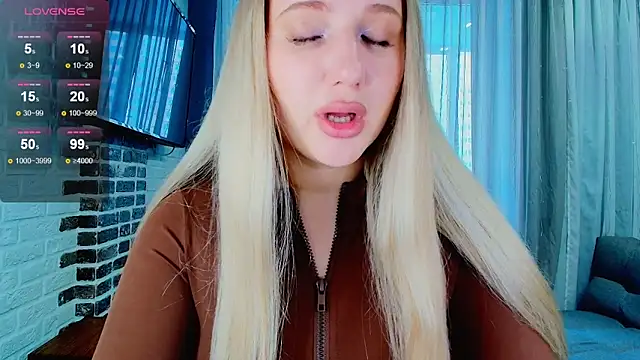 Evacadooo online show from October 2025 05:41:01 AM